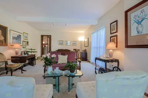 Living - 8608 Zenith Ct, Cincinnati, OH 45231 photo 3 of 9
