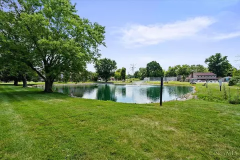 View/Area - 279 Jonathan Ct, Cincinnati, OH 45255 photo 2 of 6