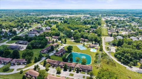 View/Area - 279 Jonathan Ct, Cincinnati, OH 45255 photo 4 of 6