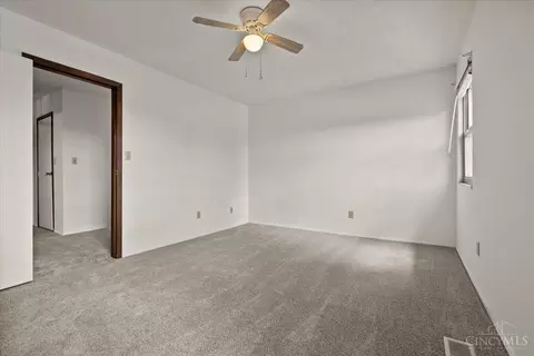 Bedroom - 279 Jonathan Ct, Cincinnati, OH 45255 photo 5 of 5