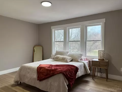 Bedroom - 4424 Simpson Ave, Cincinnati, OH 45227 photo 1 of 2