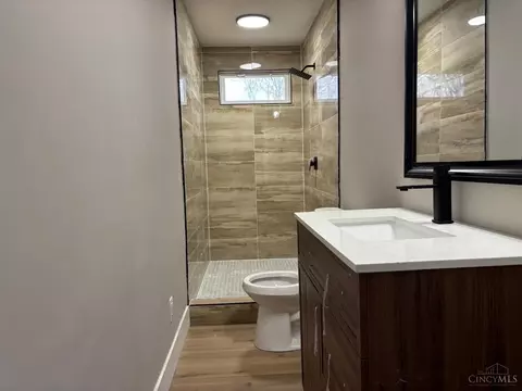 Bath - 4424 Simpson Ave, Cincinnati, OH 45227 photo 1 of 1