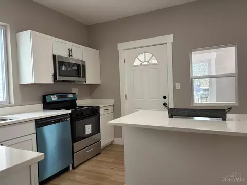 Kitchen - 4424 Simpson Ave, Cincinnati, OH 45227 photo 1 of 1