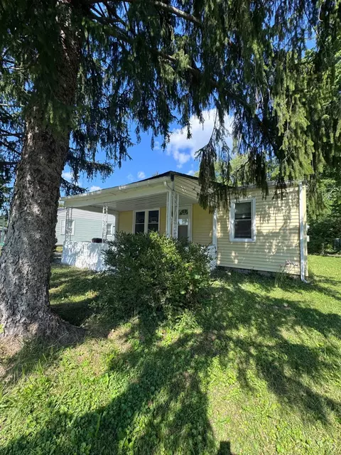 314 Brown St, Bethel, OH 45106