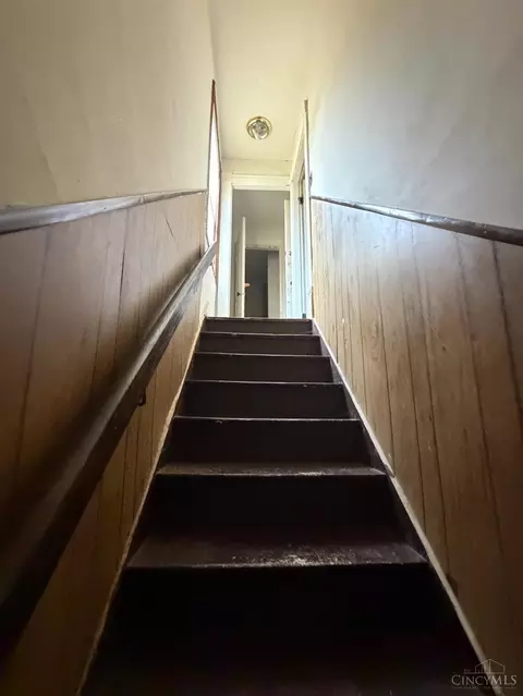 Entry Way - 1612 Gilsey Ave, Cincinnati, OH 45205 photo 1 of 1