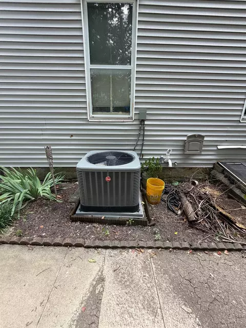 Exterior - 1612 Gilsey Ave, Cincinnati, OH 45205 photo 4 of 4