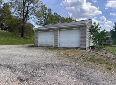 Exterior - 1000 Locust Rd, Hillsboro, OH 45133 photo 2 of 7
