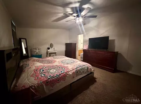 Bedroom - 1000 Locust Rd, Hillsboro, OH 45133 photo 2 of 4
