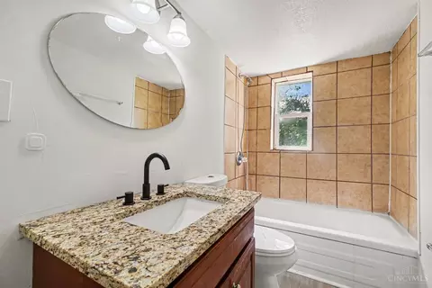Bath - 2048 4th Ave, Cincinnati, OH 45224 photo 1 of 2