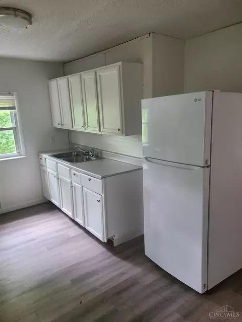 Kitchen - 1729 Pulte St, Cincinnati, OH 45225 photo 2 of 2