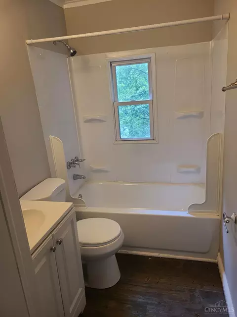 Bath - 1729 Pulte St, Cincinnati, OH 45225 photo 1 of 1