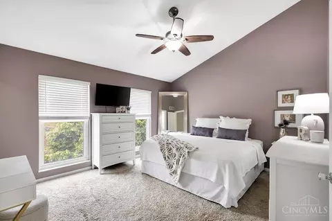 Bedroom - 1012 John St, Cincinnati, OH 45203 photo 2 of 2