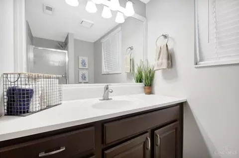 Bath - 1012 John St, Cincinnati, OH 45203 photo 1 of 6