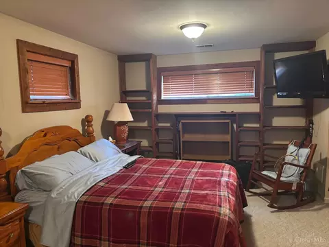 Bedroom - 2764 Cornwall Dr, Cincinnati, OH 45231 photo 2 of 4