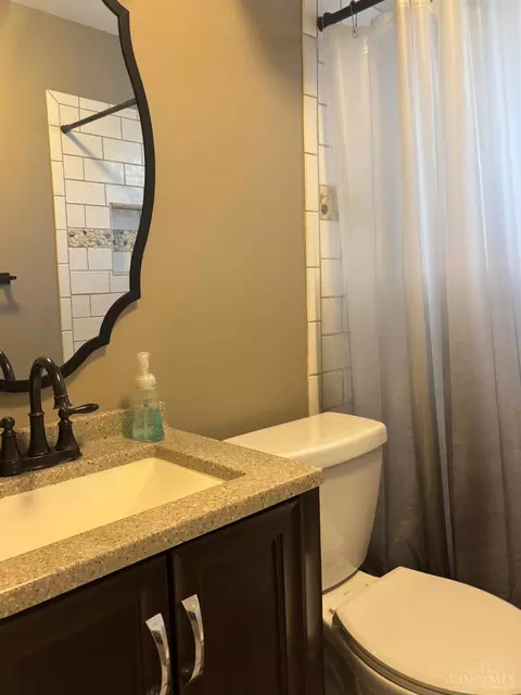 Bath - 2764 Cornwall Dr, Cincinnati, OH 45231 photo 1 of 3