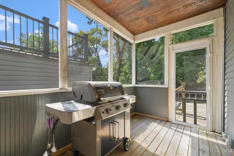 Exterior - 2621 Hackberry St, Cincinnati, OH 45206 photo 5 of 8