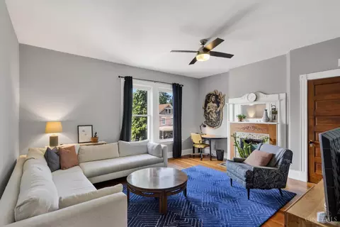 Living - 1612 Dexter Ave, Cincinnati, OH 45206 photo 5 of 8