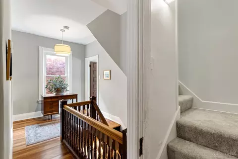 Entry Way - 1612 Dexter Ave, Cincinnati, OH 45206 photo 11 of 13