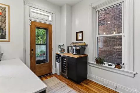 Entry Way - 1612 Dexter Ave, Cincinnati, OH 45206 photo 4 of 13