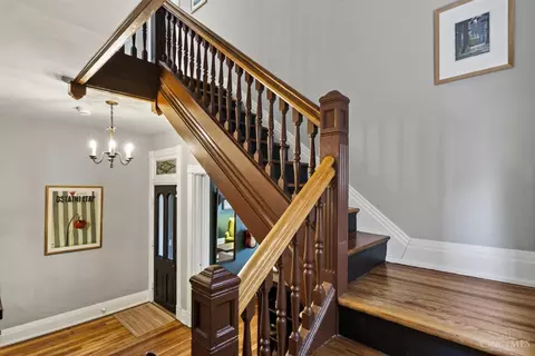 Entry Way - 1612 Dexter Ave, Cincinnati, OH 45206 photo 5 of 13