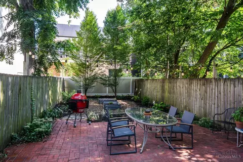 Exterior - 1612 Dexter Ave, Cincinnati, OH 45206 photo 11 of 15