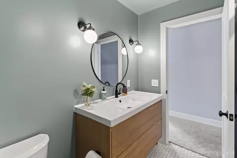 Bath - 1612 Dexter Ave, Cincinnati, OH 45206 photo 7 of 7