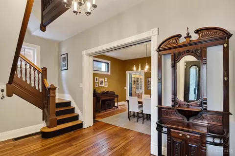 Entry Way - 1612 Dexter Ave, Cincinnati, OH 45206 photo 1 of 13