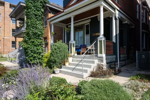 Exterior - 1612 Dexter Ave, Cincinnati, OH 45206 photo 3 of 15