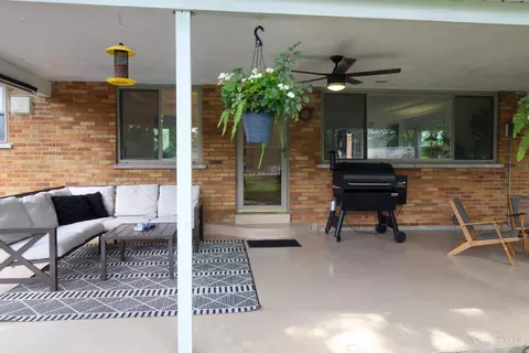 Exterior - 3743 Langhorst Ct, Cincinnati, OH 45236 photo 5 of 9