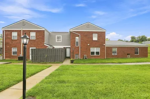 5569 Hummock Rd, Dayton, OH 45426