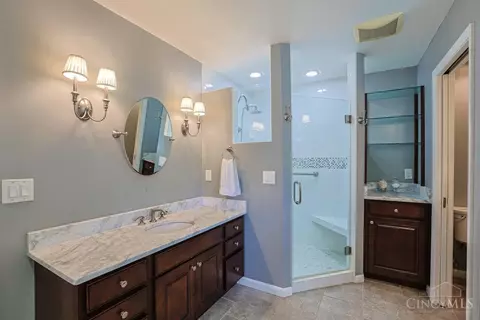 Bath - 7434 Drake Rd, Cincinnati, OH 45243 photo 3 of 6