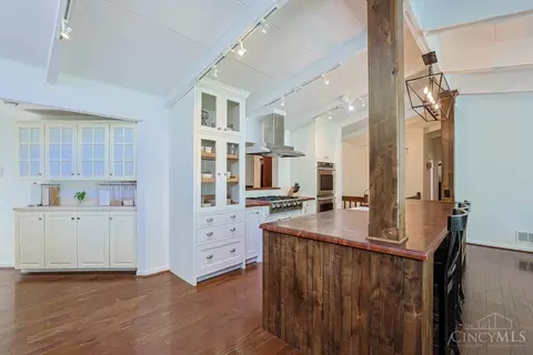 Kitchen - 7434 Drake Rd, Cincinnati, OH 45243 photo 3 of 6