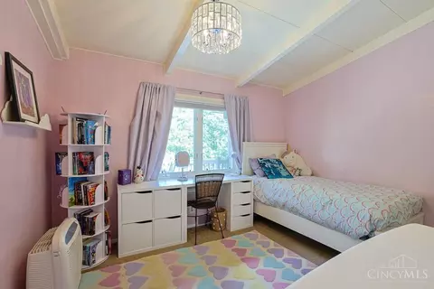 Bedroom - 7434 Drake Rd, Cincinnati, OH 45243 photo 2 of 4
