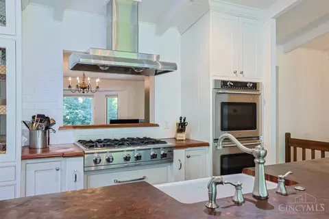 Kitchen - 7434 Drake Rd, Cincinnati, OH 45243 photo 4 of 6