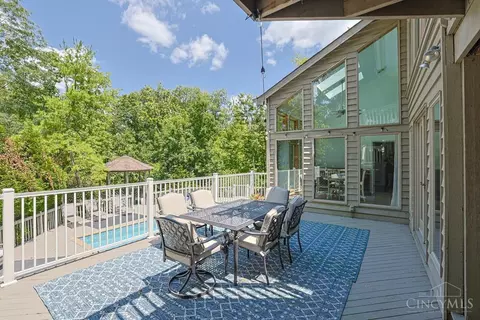 Exterior - 7434 Drake Rd, Cincinnati, OH 45243 photo 8 of 12
