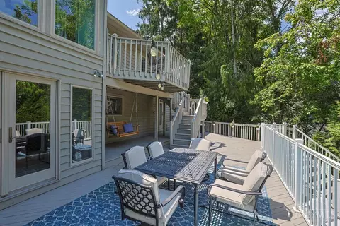 Exterior - 7434 Drake Rd, Cincinnati, OH 45243 photo 9 of 12