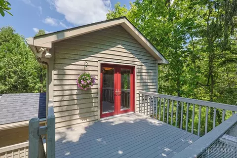Exterior - 7434 Drake Rd, Cincinnati, OH 45243 photo 3 of 12