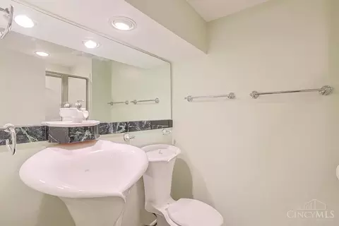 Bath - 7434 Drake Rd, Cincinnati, OH 45243 photo 5 of 6