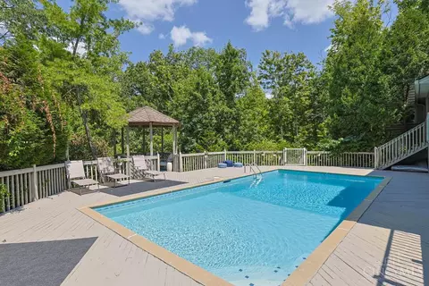 Exterior - 7434 Drake Rd, Cincinnati, OH 45243 photo 6 of 12