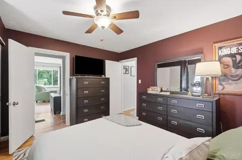 Bedroom - 6251 Crestview Pl, Cincinnati, OH 45230 photo 6 of 9