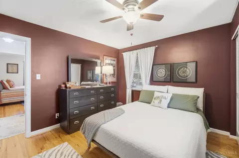 Bedroom - 6251 Crestview Pl, Cincinnati, OH 45230 photo 5 of 9