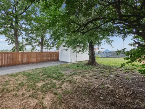 Exterior - 2385 Nova Ave, Cincinnati, OH 45238 photo 3 of 4