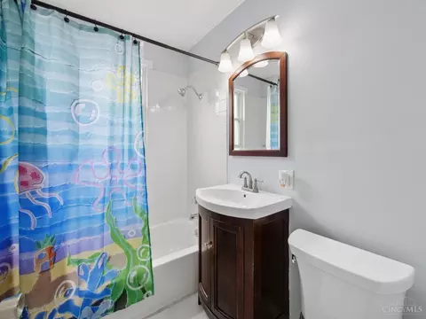 Bath - 2385 Nova Ave, Cincinnati, OH 45238 photo 1 of 3
