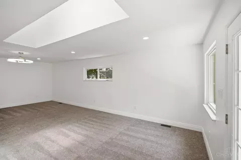 Living - 1659 Devils Backbone Rd, Cincinnati, OH 45233 photo 6 of 6