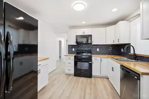 Kitchen - 1659 Devils Backbone Rd, Cincinnati, OH 45233 photo 1 of 3