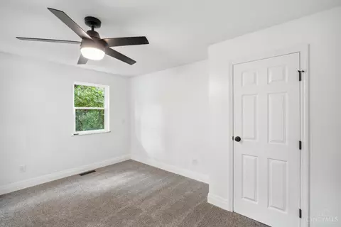 Bedroom - 1659 Devils Backbone Rd, Cincinnati, OH 45233 photo 2 of 4