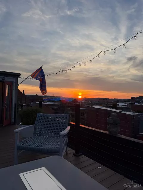 View/Area - 1237 Vine St, Cincinnati, OH 45202 photo 2 of 2