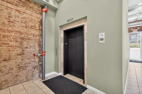Entry Way - 1237 Vine St, Cincinnati, OH 45202 photo 6 of 8