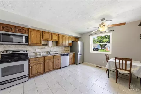 Kitchen - 4798 Klatte Rd, Cincinnati, OH 45244 photo 1 of 2