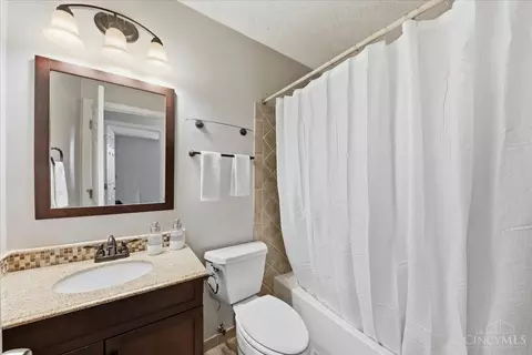 Bath - 4798 Klatte Rd, Cincinnati, OH 45244 photo 1 of 3